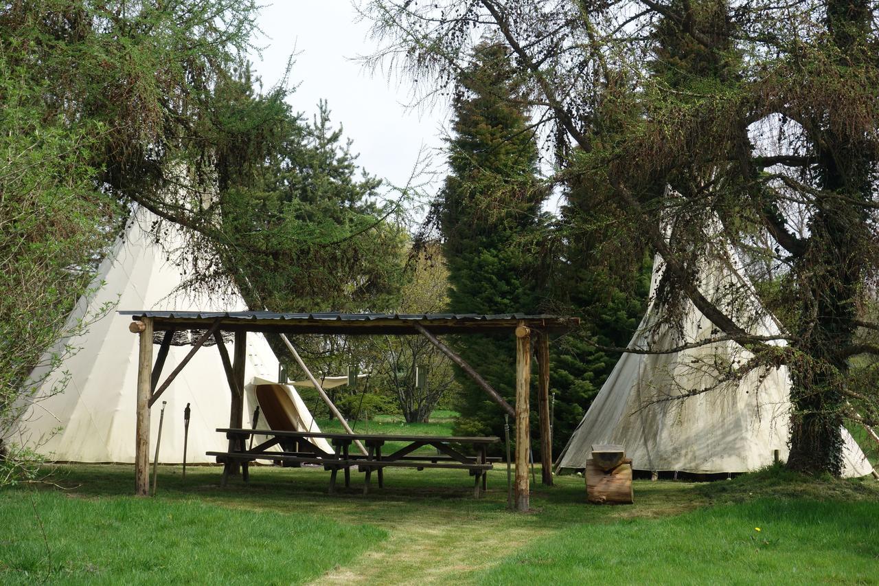 Levaltipis Hotel Saint-Gâtien-des-Bois Exterior foto